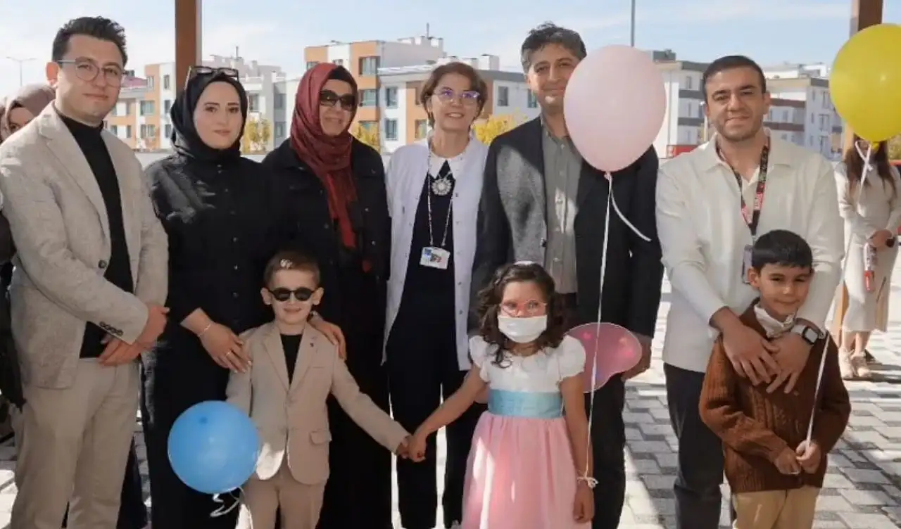 Kayseri Şehir Hastanesi'nde anlamlı etkinlik! Bakın ne için balon bırakıldı?
