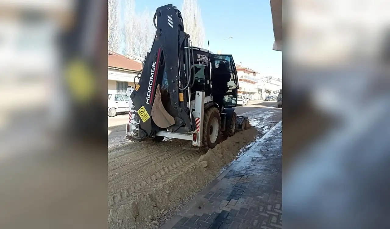 Kayseri'de o ilçenin meydanında hummalı çalışma! Doğalgaz ve içme suyunun ardından harekete geçildi