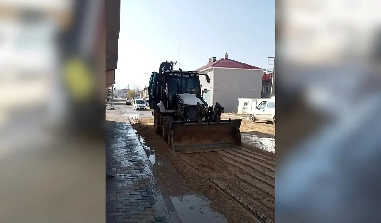 Kayseri'de o ilçenin meydanında hummalı çalışma! Doğalgaz ve içme suyunun ardından harekete geçildi