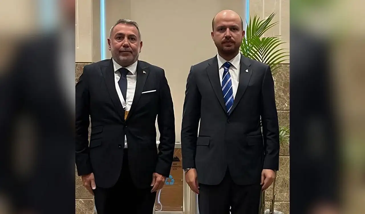Alpaslan Baki Ertekin 'linç' yediği o fotoğrafı paylaştı! 'Kızarmış bir vaziyette poz vermiştim'