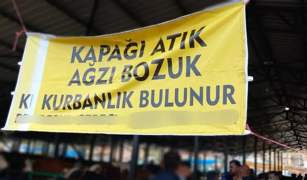 Kayseri'de şaşırtan kurbanlık afişi! Gören bir daha baktı