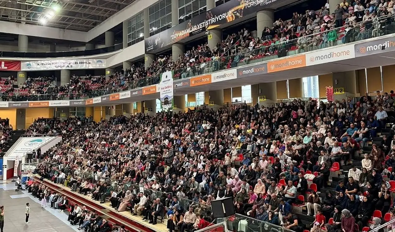 Ünlü fenomen Karatüre'den Kayseri'de unutulmaz konser!