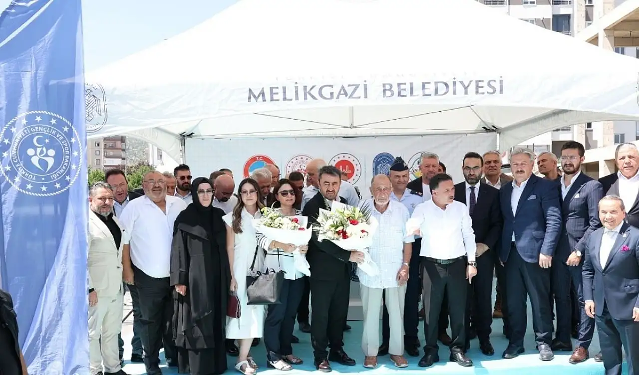 Kayseri'de 72'incisi açılan ERVA Okulları'na görkemli açılış