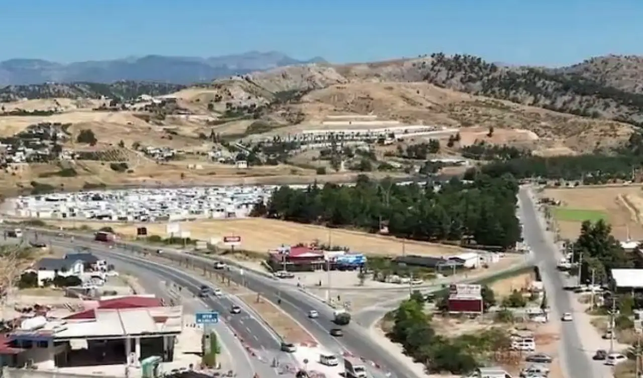 Kayseri-Göksun yolu yeniden gündemde! '3,5 saat boyunca burada mahsur kaldı'