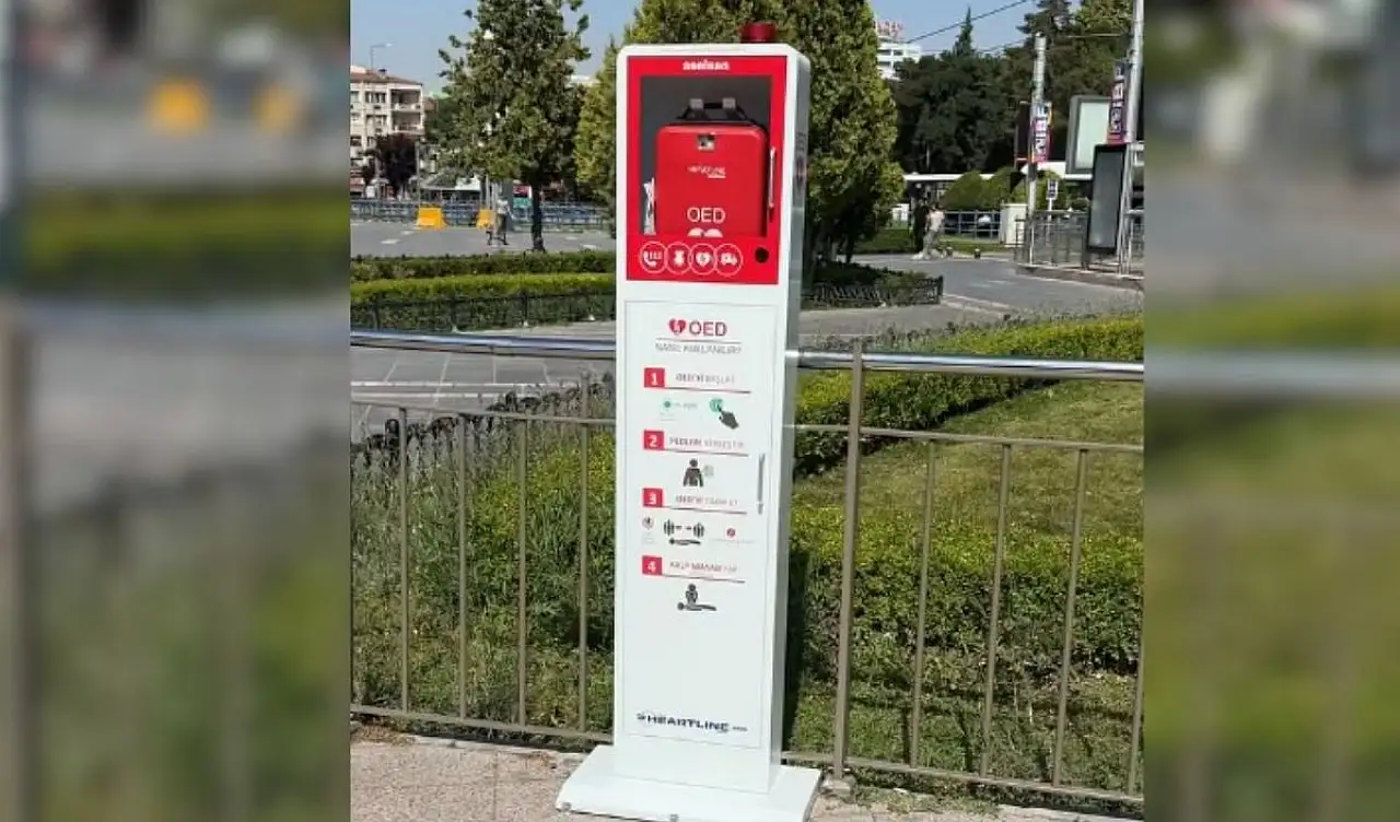 Cumhuriyet Meydanı'nda kalp krizi alarmı! Bu cihaz bakın ne işe yarıyor?