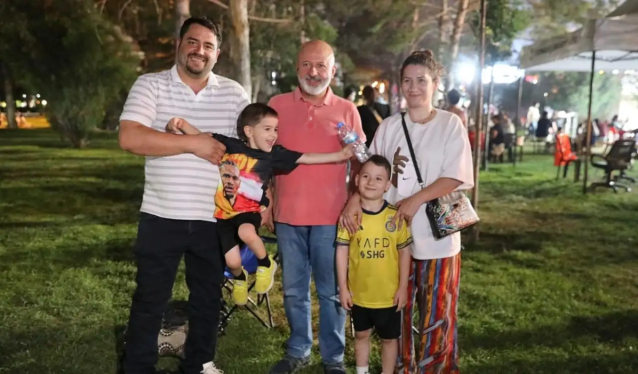 Fuar38'de ücretsiz türkü rüzgarı: Kubat Kayseri'ye geliyor!
