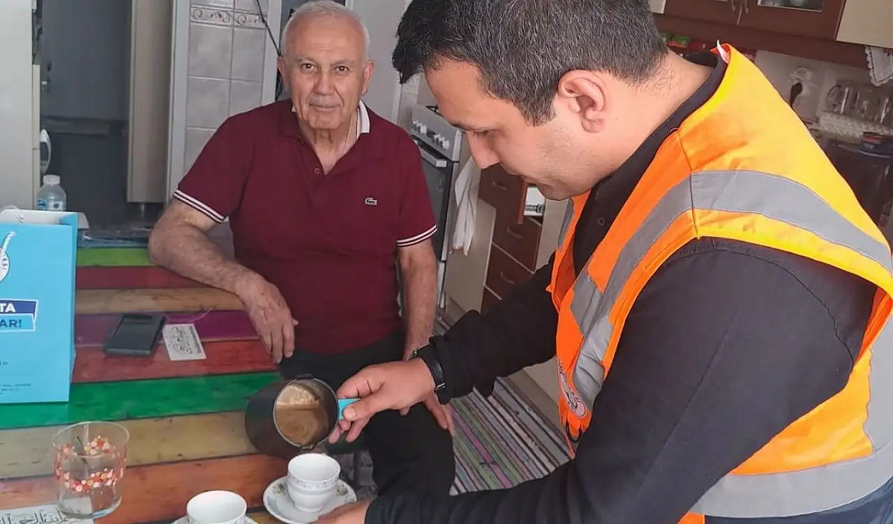 Talas'ta belediye ekipleri kapıları neden tek tek çalıyor?