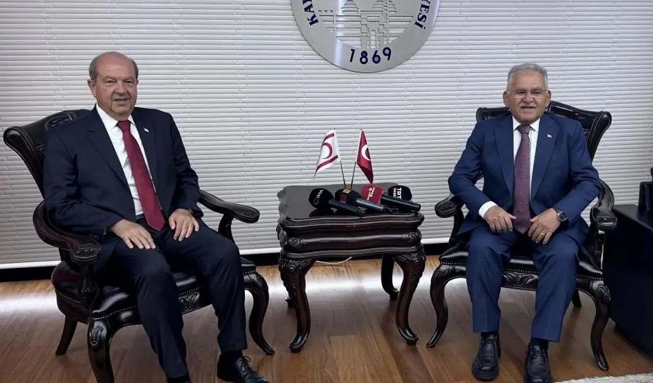 Ersin Tatar'dan Kayseri'ye Erciyes manzaralı veda paylaşımı