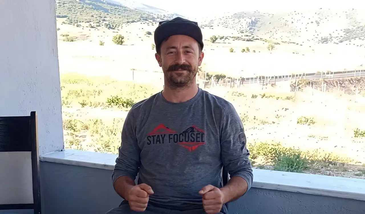 Kayseri'de sıradışı olay! Amerikalı paraşütçü mahalleye indi
