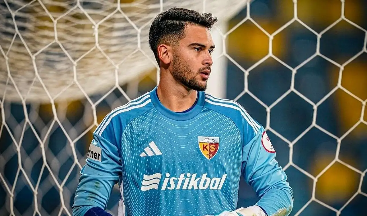 Kayserispor'un genç kalecisi İngiltere'ye gidiyor! Ali Çamlı'dan açıklama