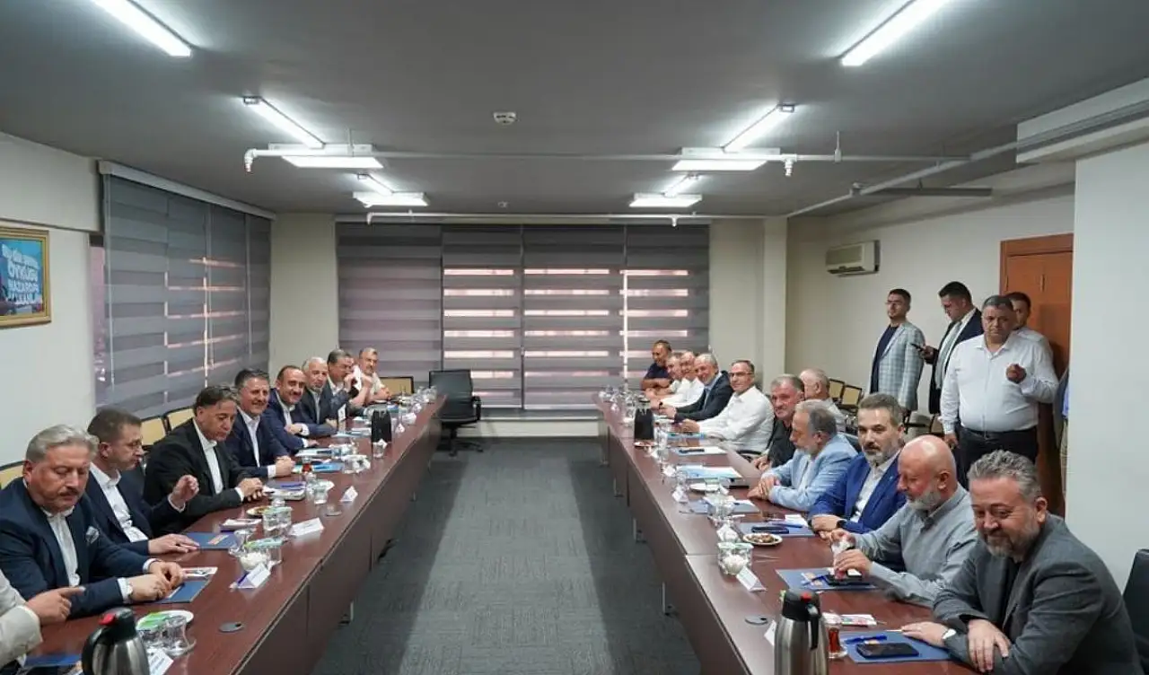 AK Parti Kayseri teşkilatı aynı masada buluştu!
