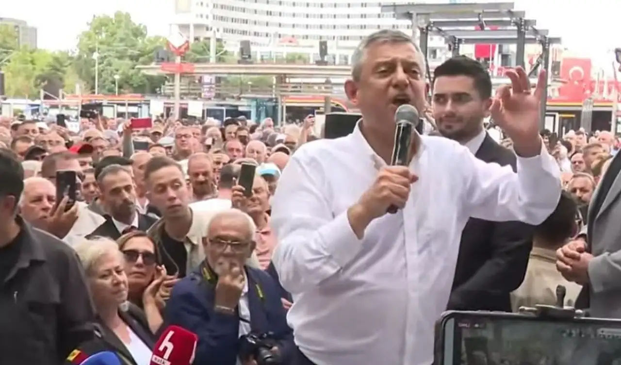Özgür Özel Kayseri'nin meydanında bakın neler söyledi?