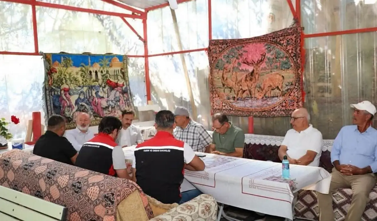 Başkan Çolakbayrakdar çiftçilerle tarlada buluştu!