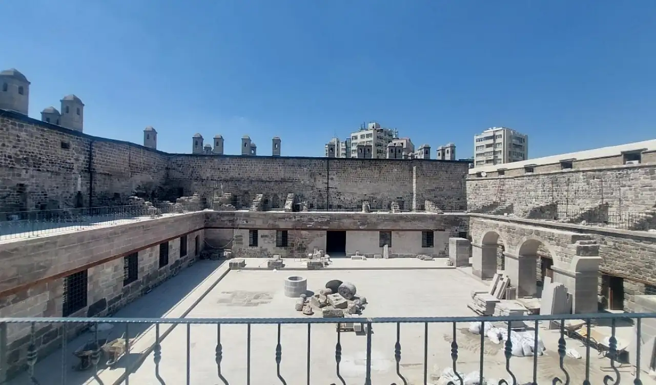 Kayseri'nin tarihi Gön Han'ında sona gelindi
