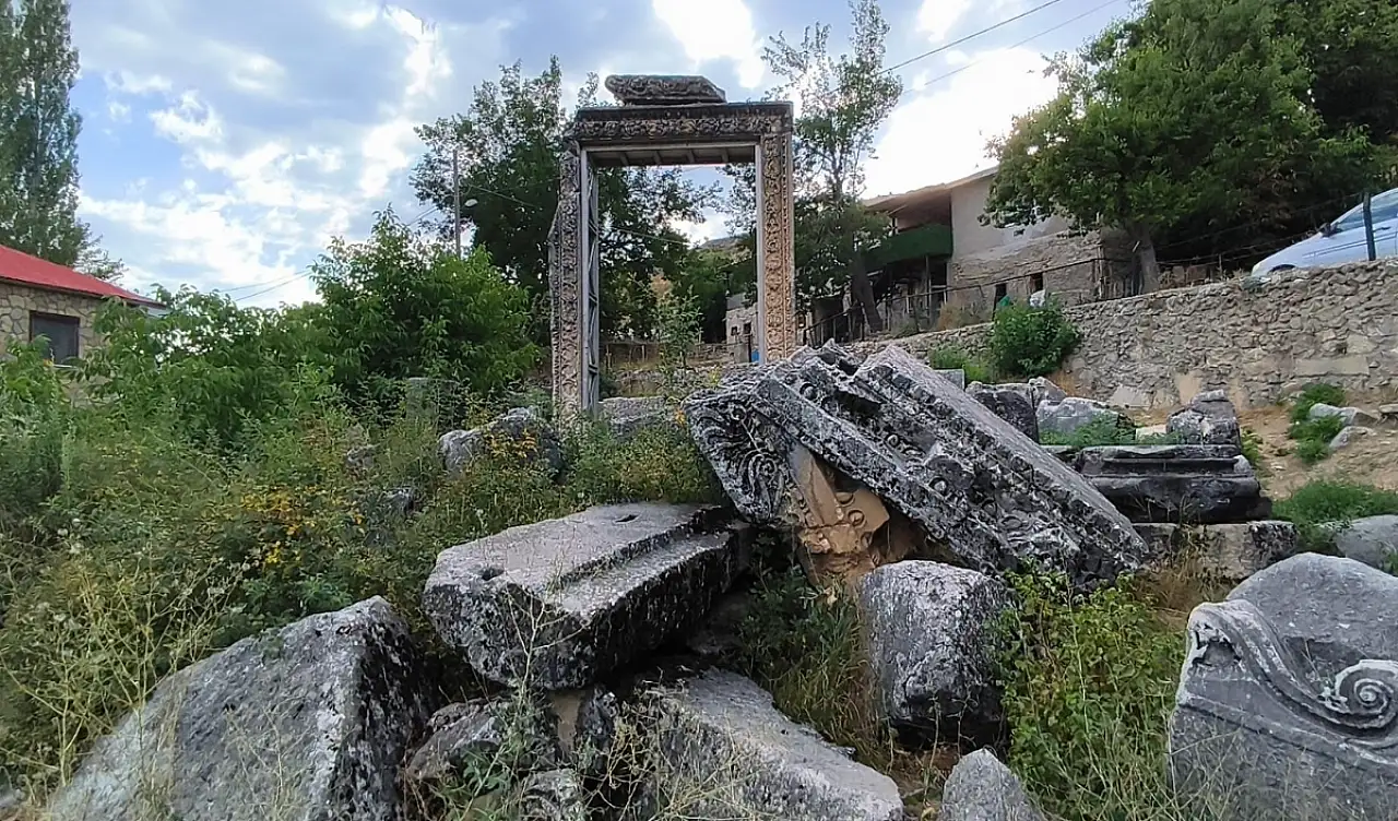 Kayseri sınırındaki tarih hazinesi: Bir bölümü hâlâ toprak altında