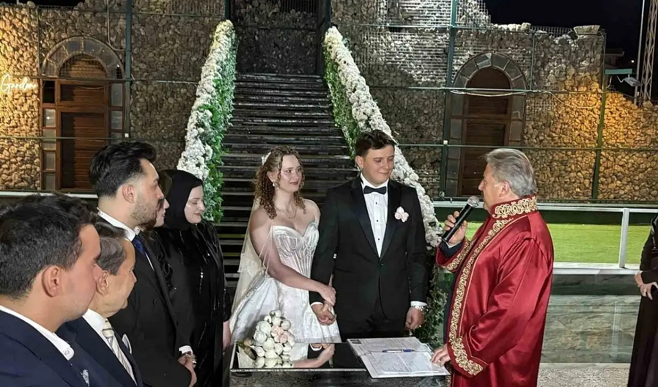 Başeğmez ve Şahin ailelerinin mutlu günü