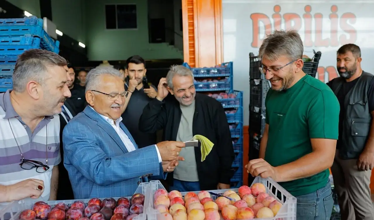 Kayseri Halinde sabah buluşması: Esnaf taleplerini Büyükkılıç'a anlattı