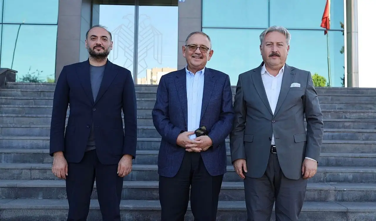 Siyaseti bırakan Özhaseki, siyasete adım attığı yerde görüldü