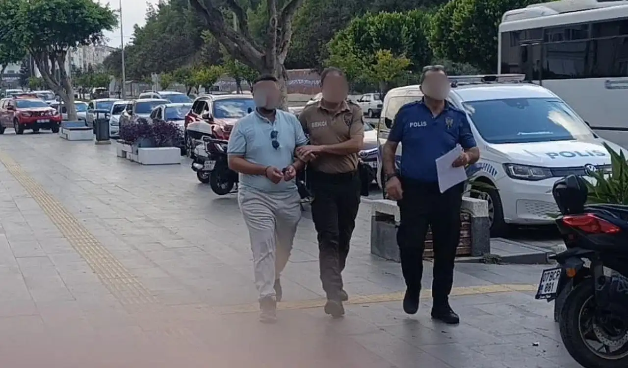 Kayseri'den kaçtı, Antalya'da ölüye ait ehliyetle yakalandı!
