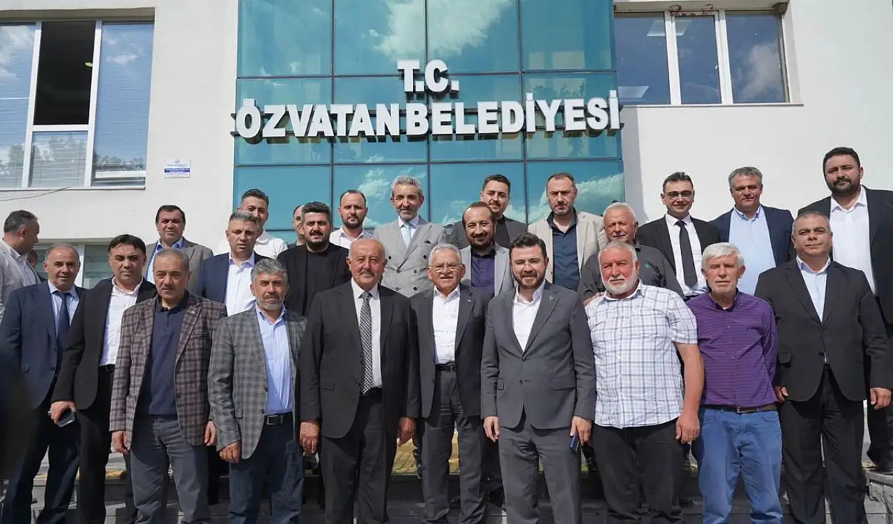 Büyükkılıç üç ilçede sahaya indi: Talepleri yerinde dinledi