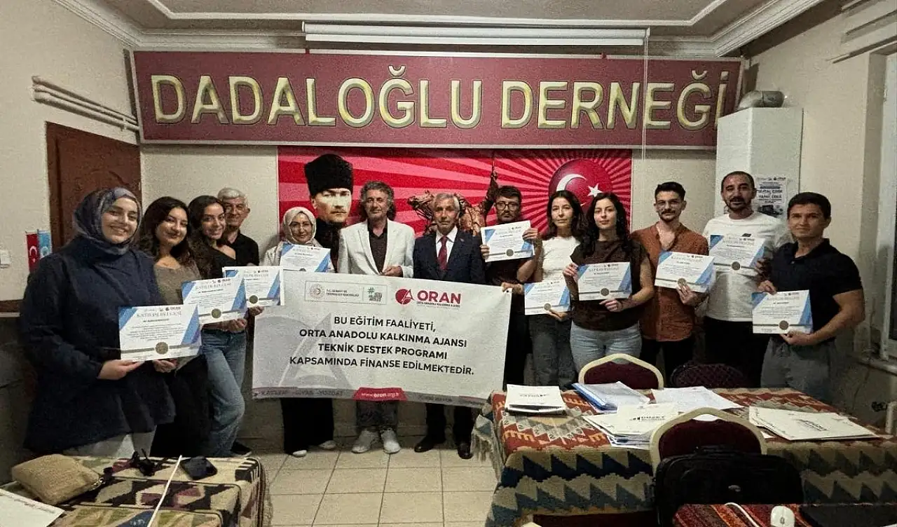 Dadaloğlu Derneği'nde yapay zeka dönemi! Kursiyerler belgelerini aldı