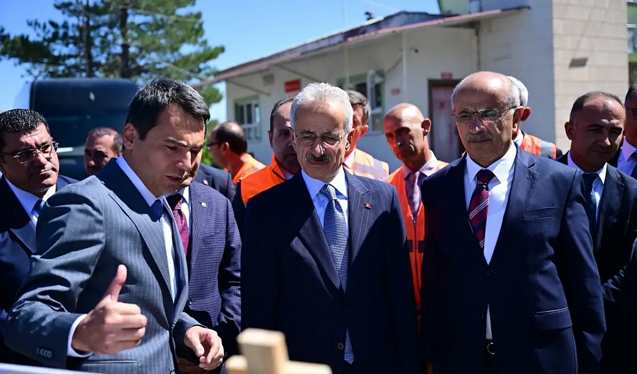 Kayseri-Malatya güzergâhında yol çalışması: Bakan sahaya indi