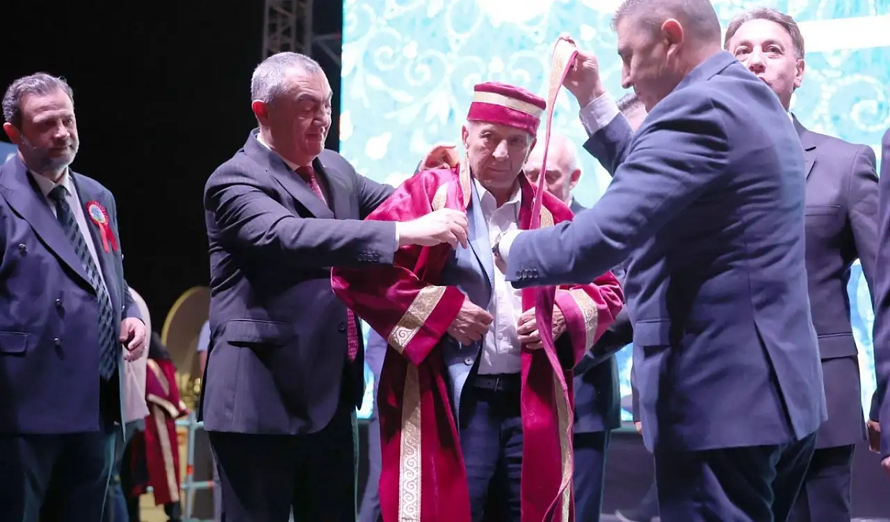 Kayseri'de 'Yılın Ahisi' belli oldu: Duayen sanayici kaftan giydi