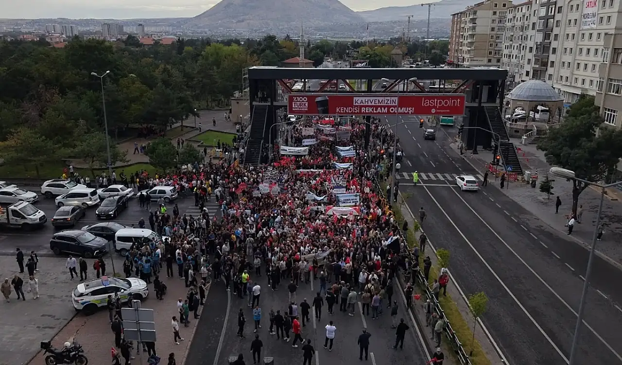 Binlerce Kayserili Ahilik için yürüdü: Coşku gece boyunca sürdü