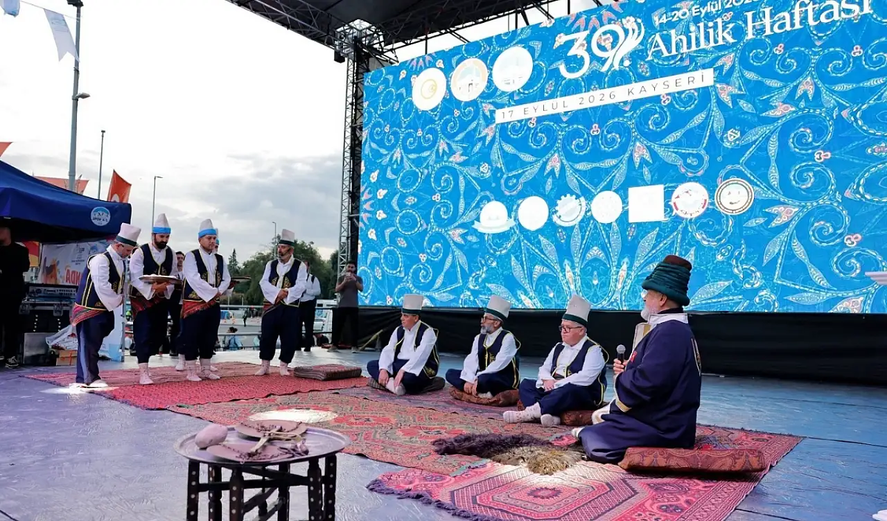Binlerce Kayserili Ahilik için yürüdü: Coşku gece boyunca sürdü
