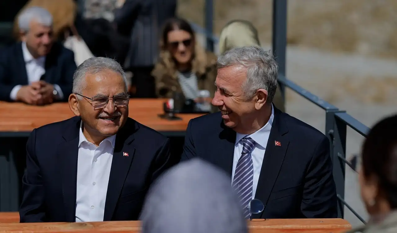 Mansur Yavaş Erciyes'in zirvesinde ağırlandı