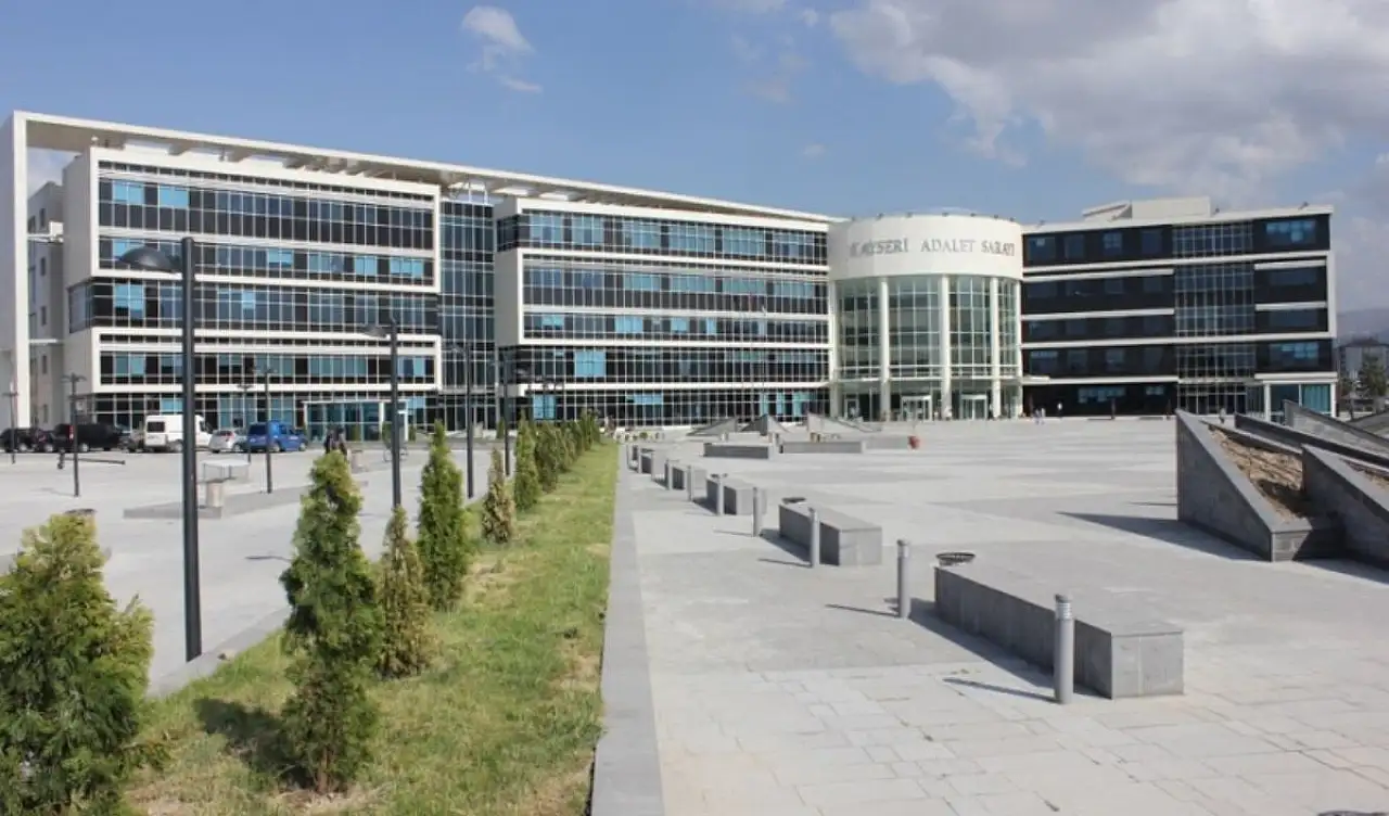 Apartman görevlisinin karısını öldüren sanığın karar duruşması ne zaman?
