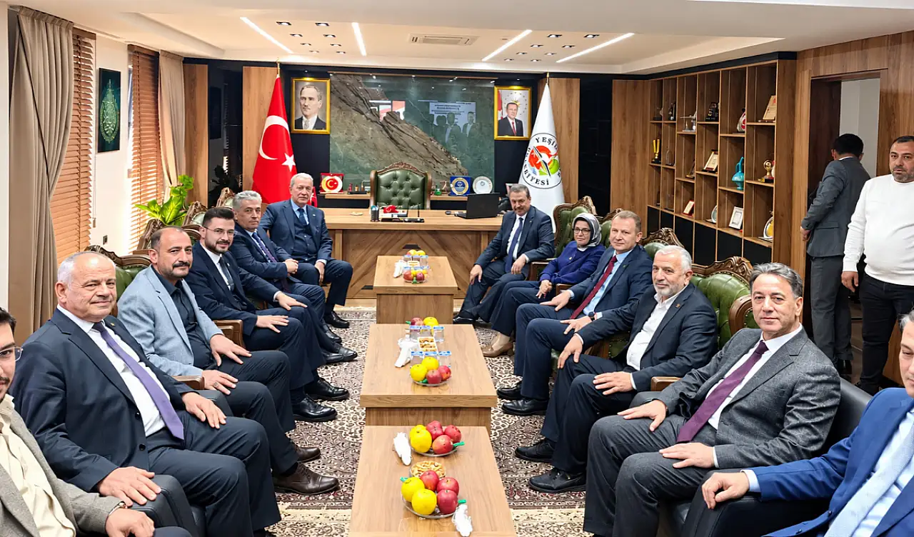 Kayseri'de deprem sonrası yıkılan bina yeniden hayat buldu!
