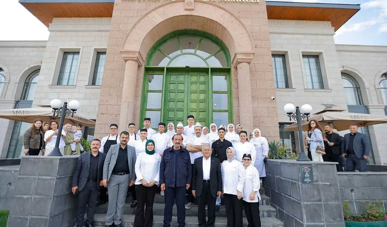 Mehmet Şef Kayseri'deki o merkezi çok beğendi!