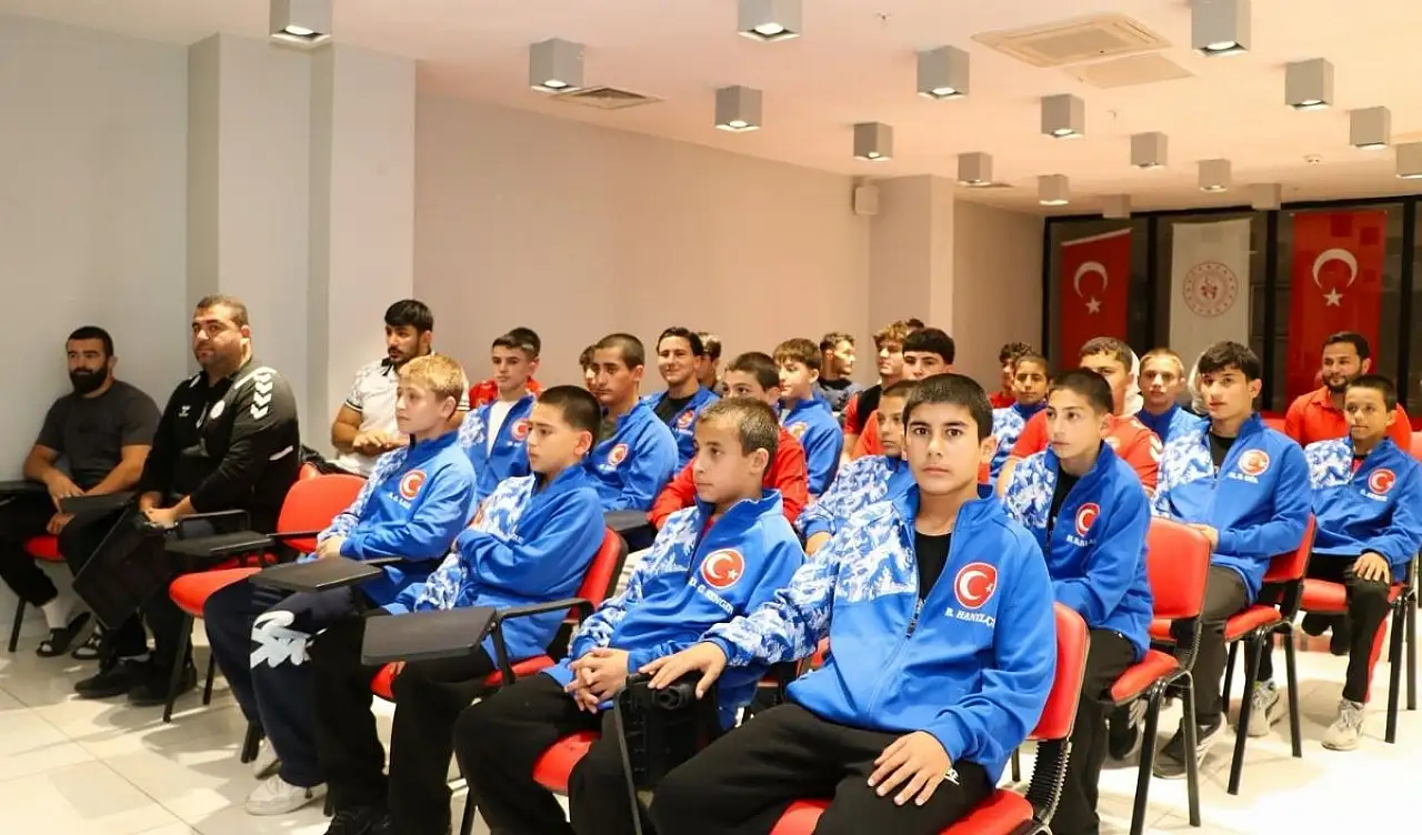 Kayseri'de güreşçilerin müsabaka hedefleri masaya yatırıldı