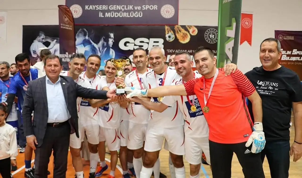 Kayseri'de kamu çalışanlarının spor heyecanı sona erdi