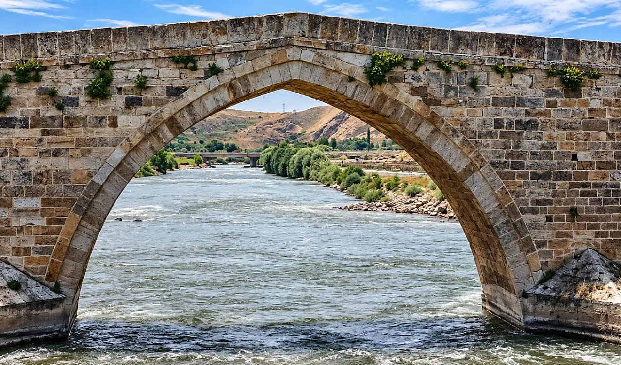 Kayseri'de 8 kemerli köprünün ilginç hikâyesi!