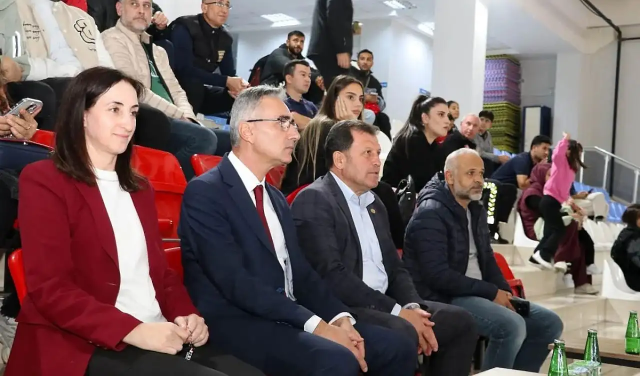 Kayseri'de kamu çalışanlarının spor heyecanı sona erdi
