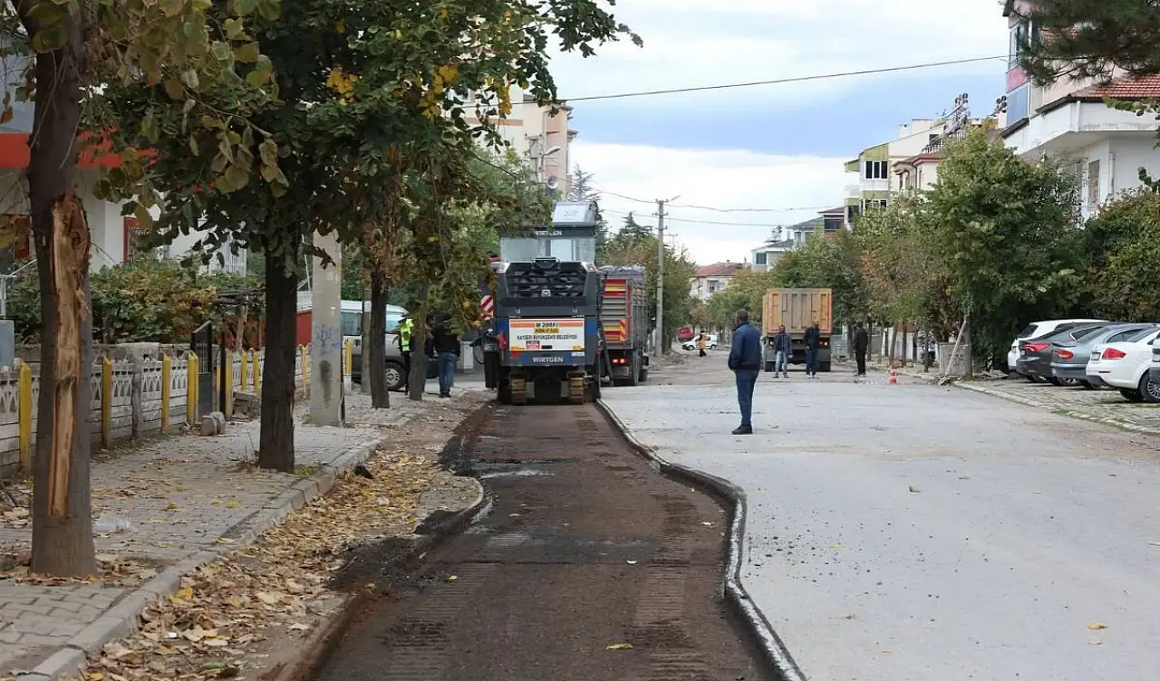 Kayseri'de iki cadde için araç sahiplerine park uyarısı