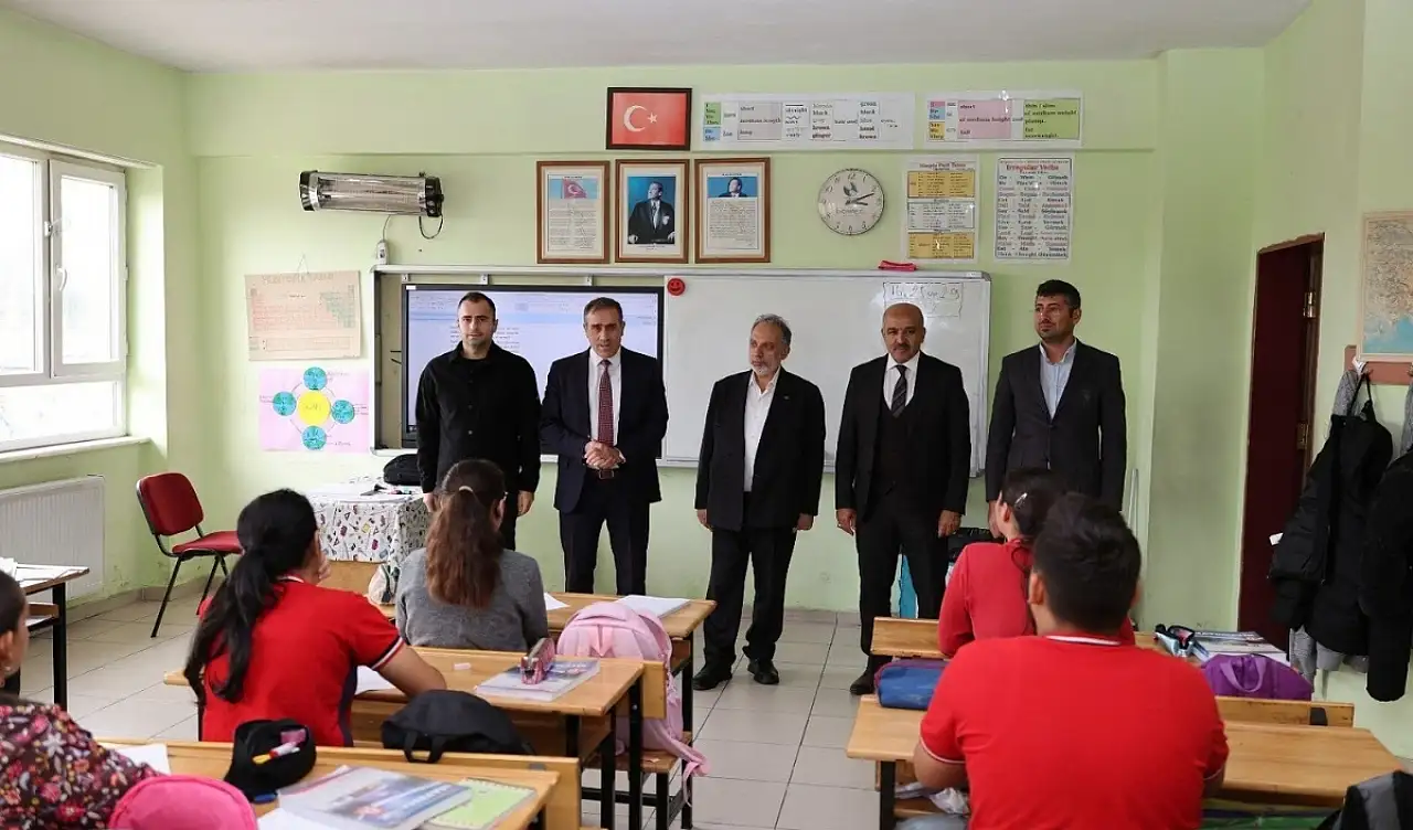 Başkan Yalçın'dan Kamber İlkokuluna ziyaret