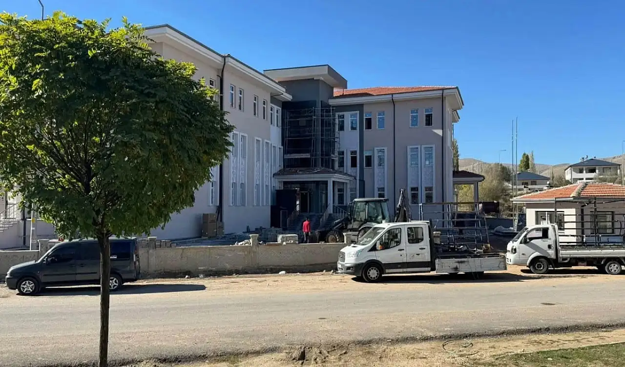 Kayseri'de merakla beklenen 78 milyonluk bina tamamlandı!