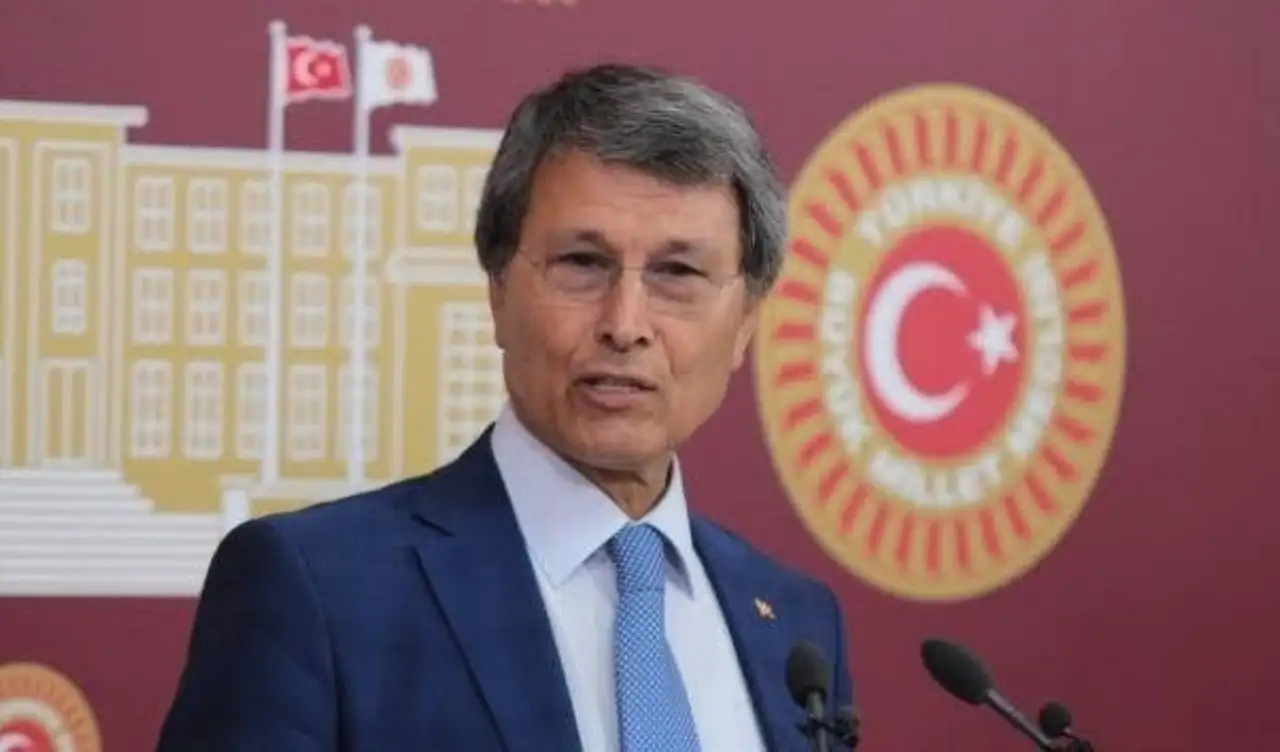 Yusuf Halaçoğlu'ndan parti değiştirenlere: Önce istifa edin