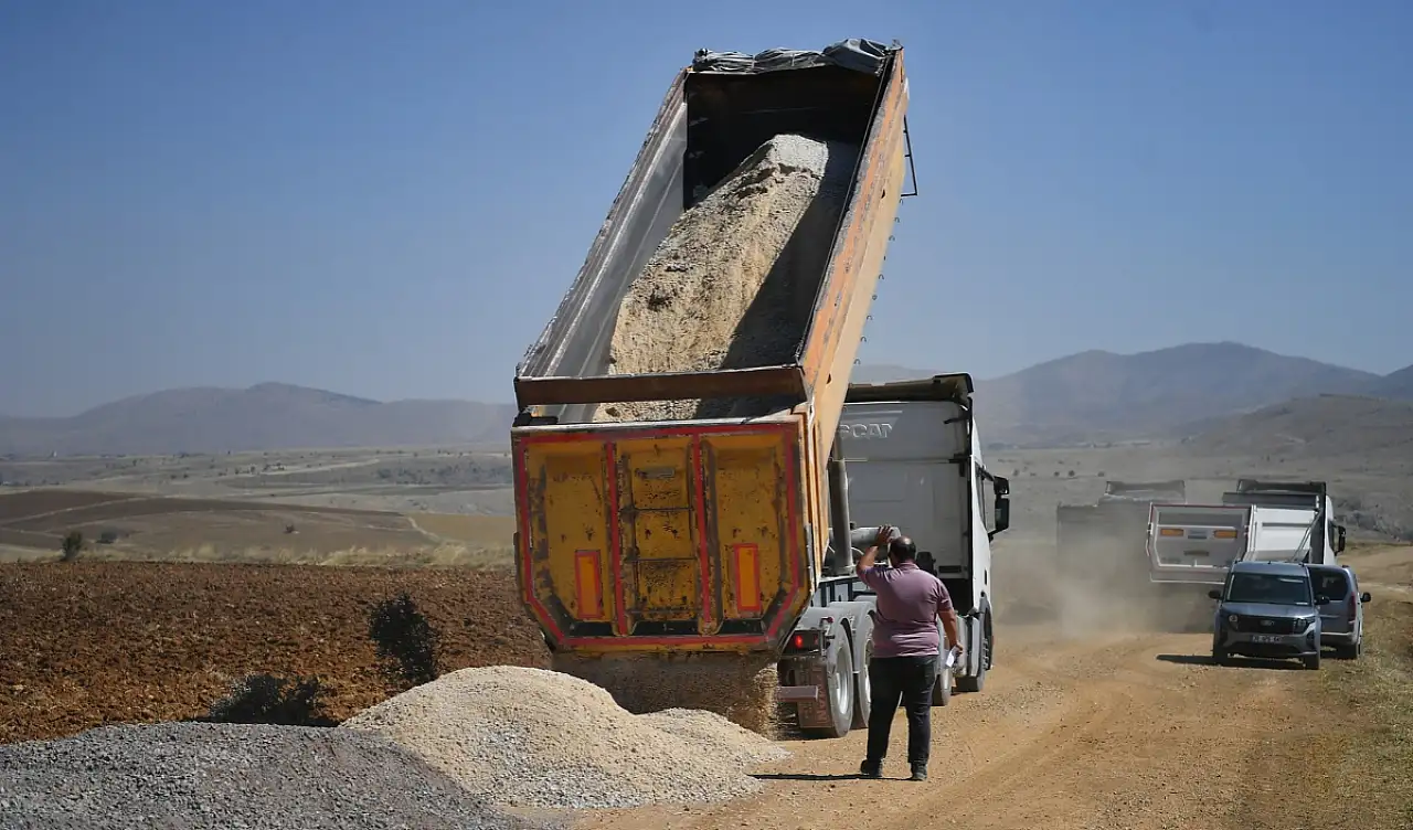 Kayseri'de iki mahalleyi bağlayan yola 9,4 milyon TL yatırım