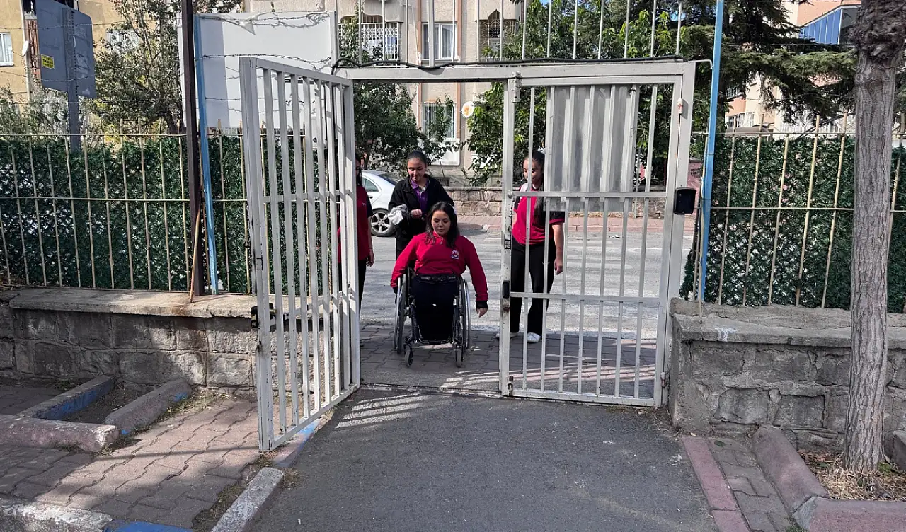 Kayseri'de her sabah okul kapısında başlayan dayanışma