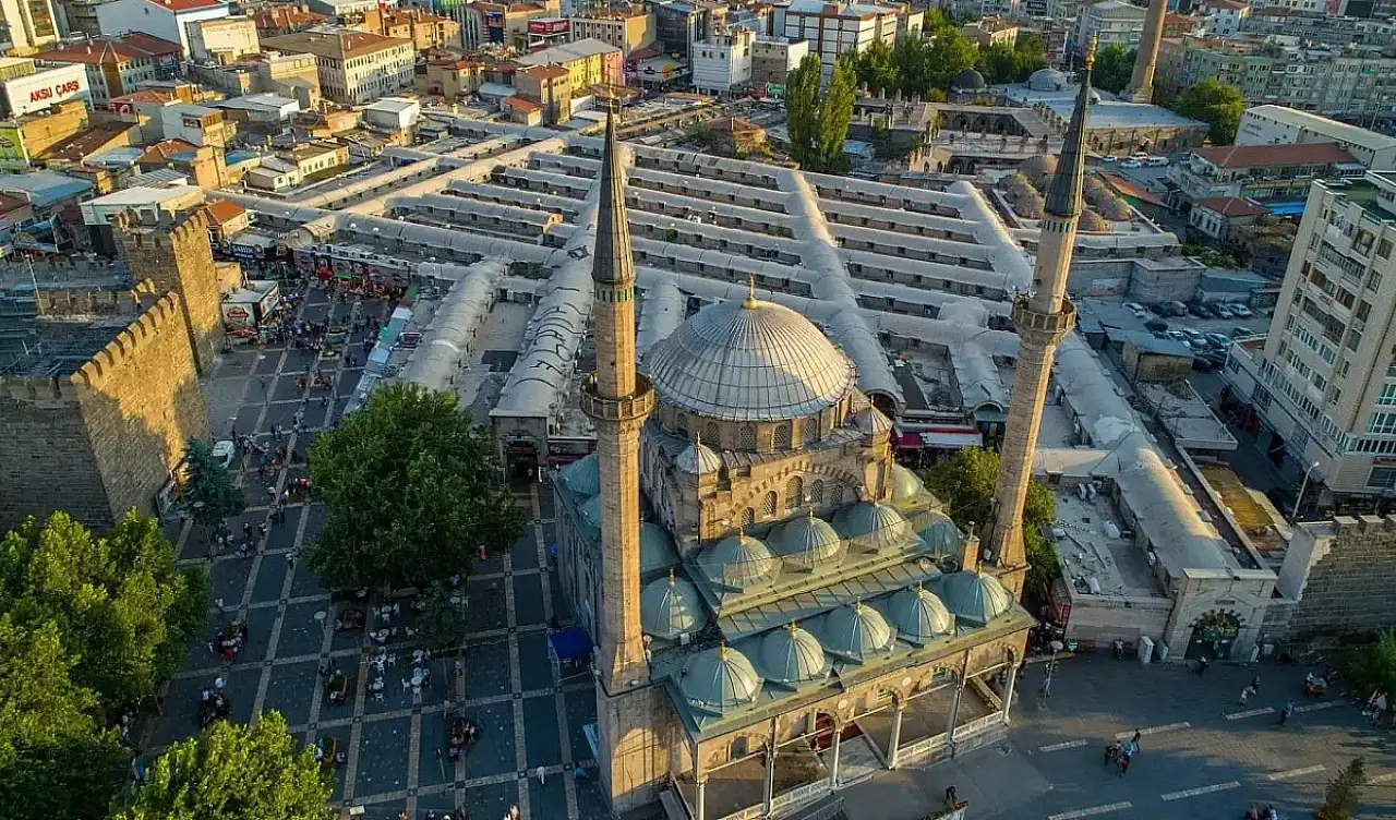 Kayseri'de cuma namazı hutbesi belli oldu! 'Aile her şeydir'