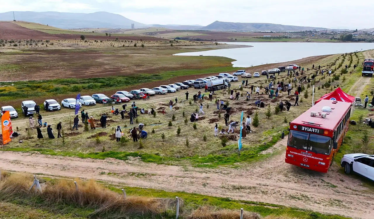 Kayseri'de 500 fidana isim künyesi: 100. yıla özel buluşma