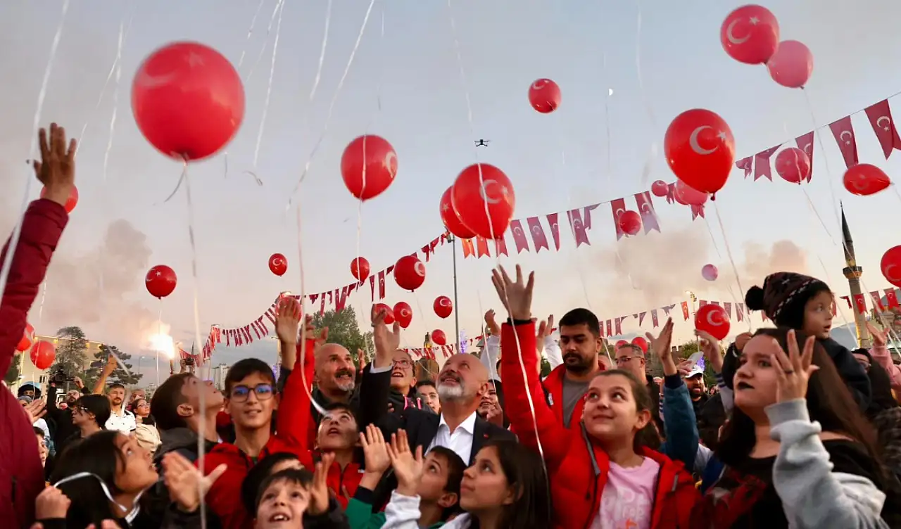 Çolakbayrakdar'dan 29 Ekim mesajı!