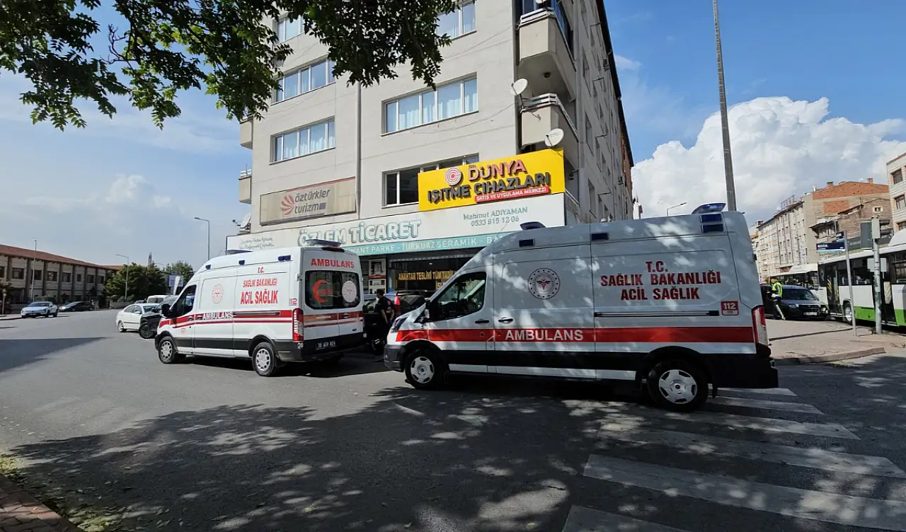 Kayseri'de akrabasının bıçakladı! Kaçarken otobüse çarptı