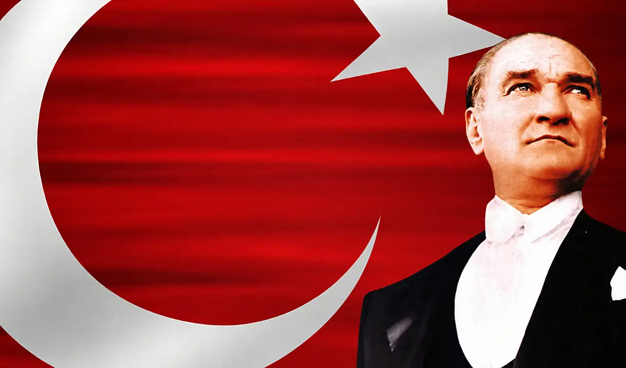 Mustafa Yalçın'dan 29 Ekim mesajı!
