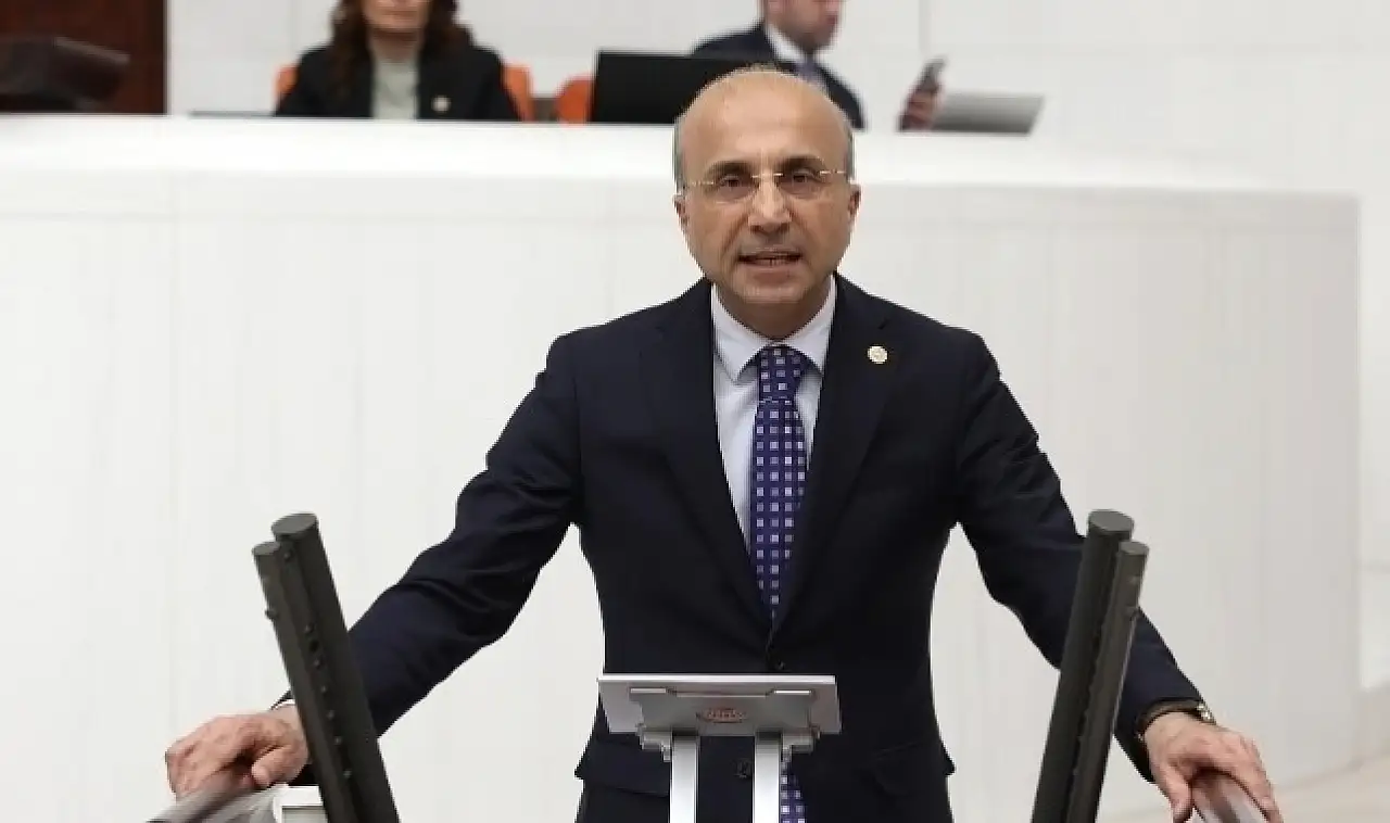 Aşkın Genç'ten bayram öncesi emekli ikramiyesi çıkışı: Bir torbayı doldurmuyor ama cüzdanını boşaltıyor!