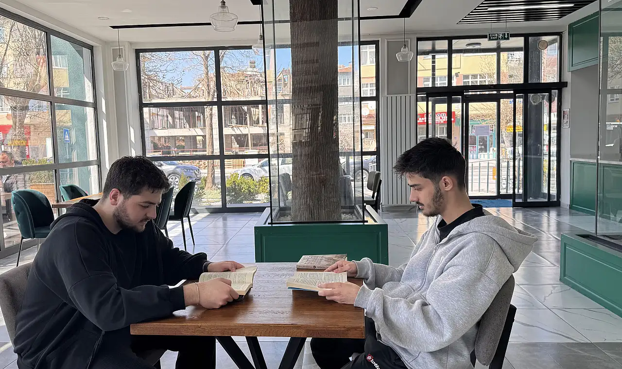 Kütüphanenin içinden ağaçlar geçiyor! Kayseri'de fark yaratan proje